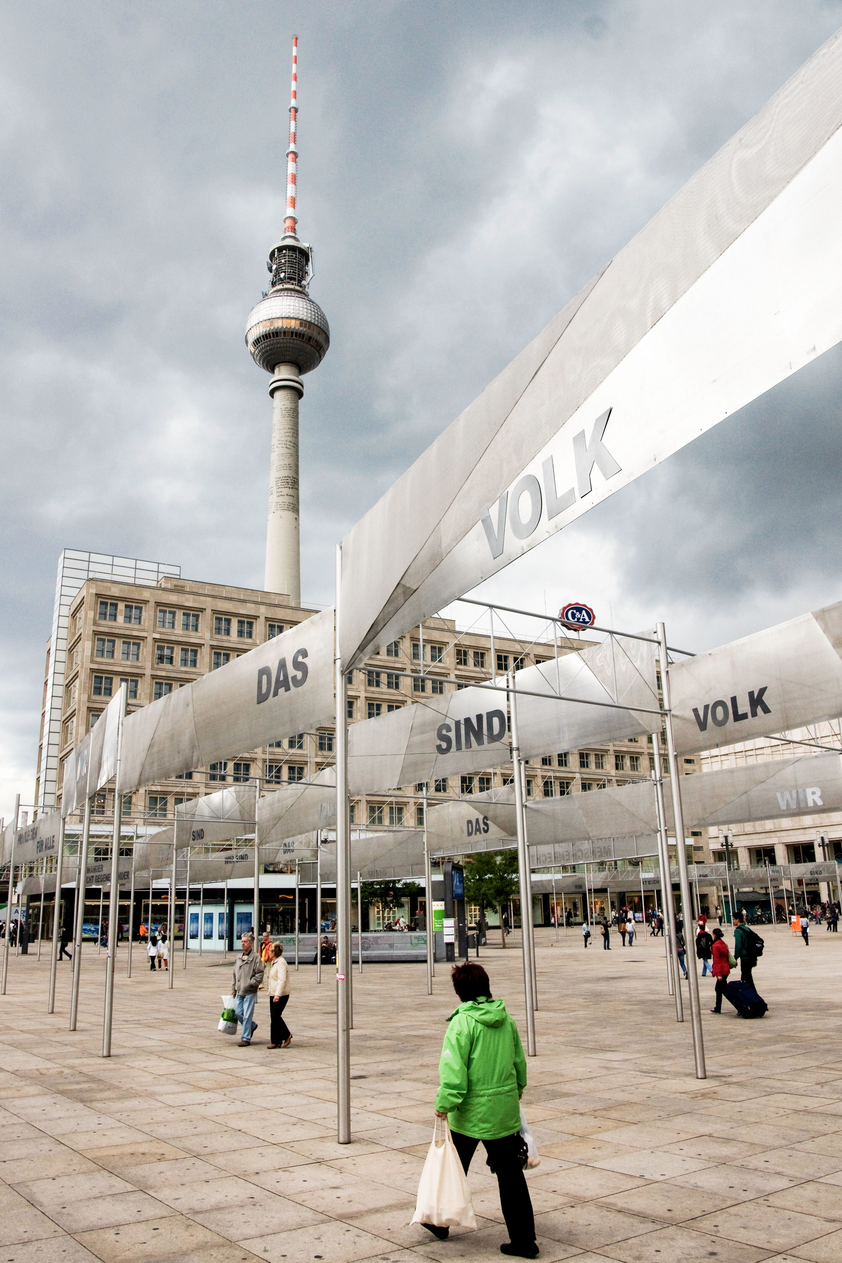 Alexanderplatz in Berlin, Blick auf das Berolinahaus