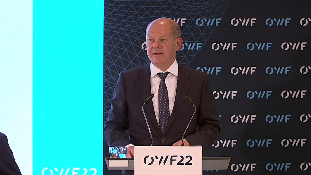 Bundeskanzler Olaf Scholz spricht auf dem Ostdeutschen Wirtschafts Forum
